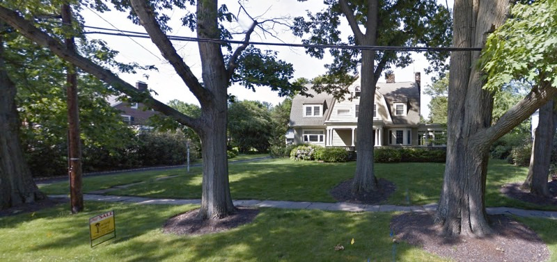 The house at 657 Boulevard in Westfield, NJ. Note the For Sale sign. Image: Google